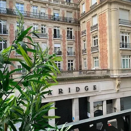 Apartment In The Heart Of The Champs Elysees With Balcony Paris